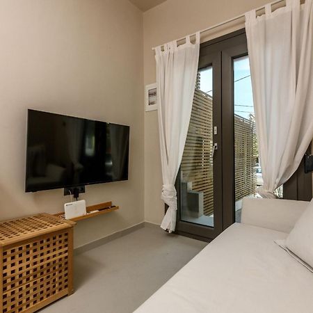The Old Port Apartment ลีเมนาส ภายนอก รูปภาพ