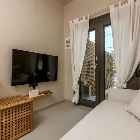 The Old Port Apartment ลีเมนาส ภายนอก รูปภาพ