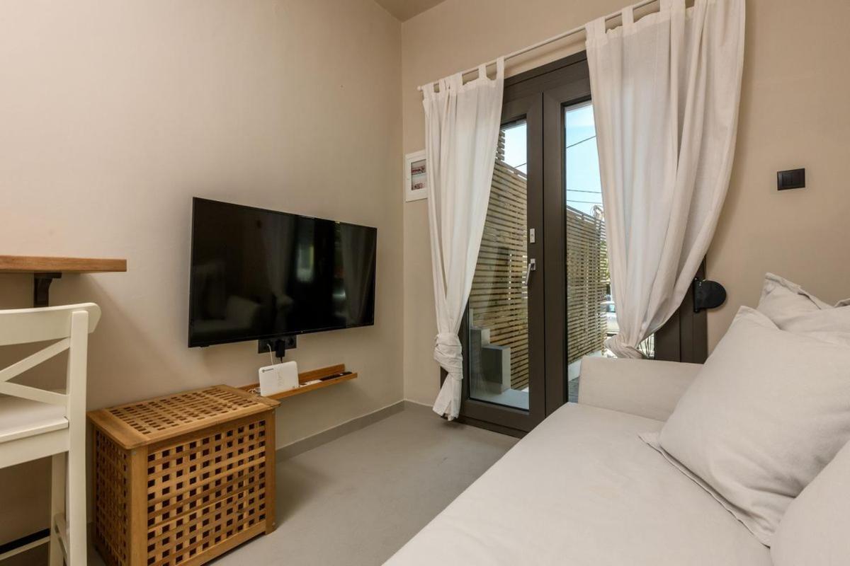 The Old Port Apartment ลีเมนาส ภายนอก รูปภาพ